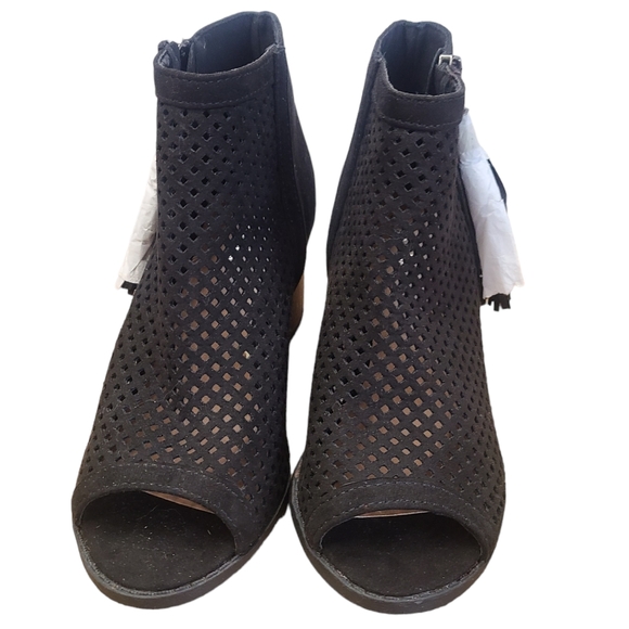Quipid Perforated Open Toe Ankle Booties size 5.5 BRAND NEW - Picture 3 of 7